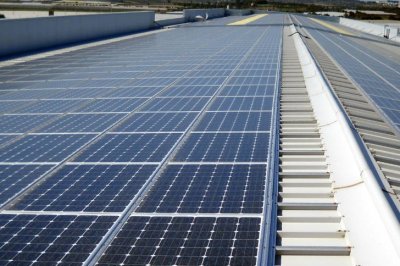Dal tetto di casa ai capannoni industriali: il boom del fotovoltaico e i nuovi modelli di autoconsumo